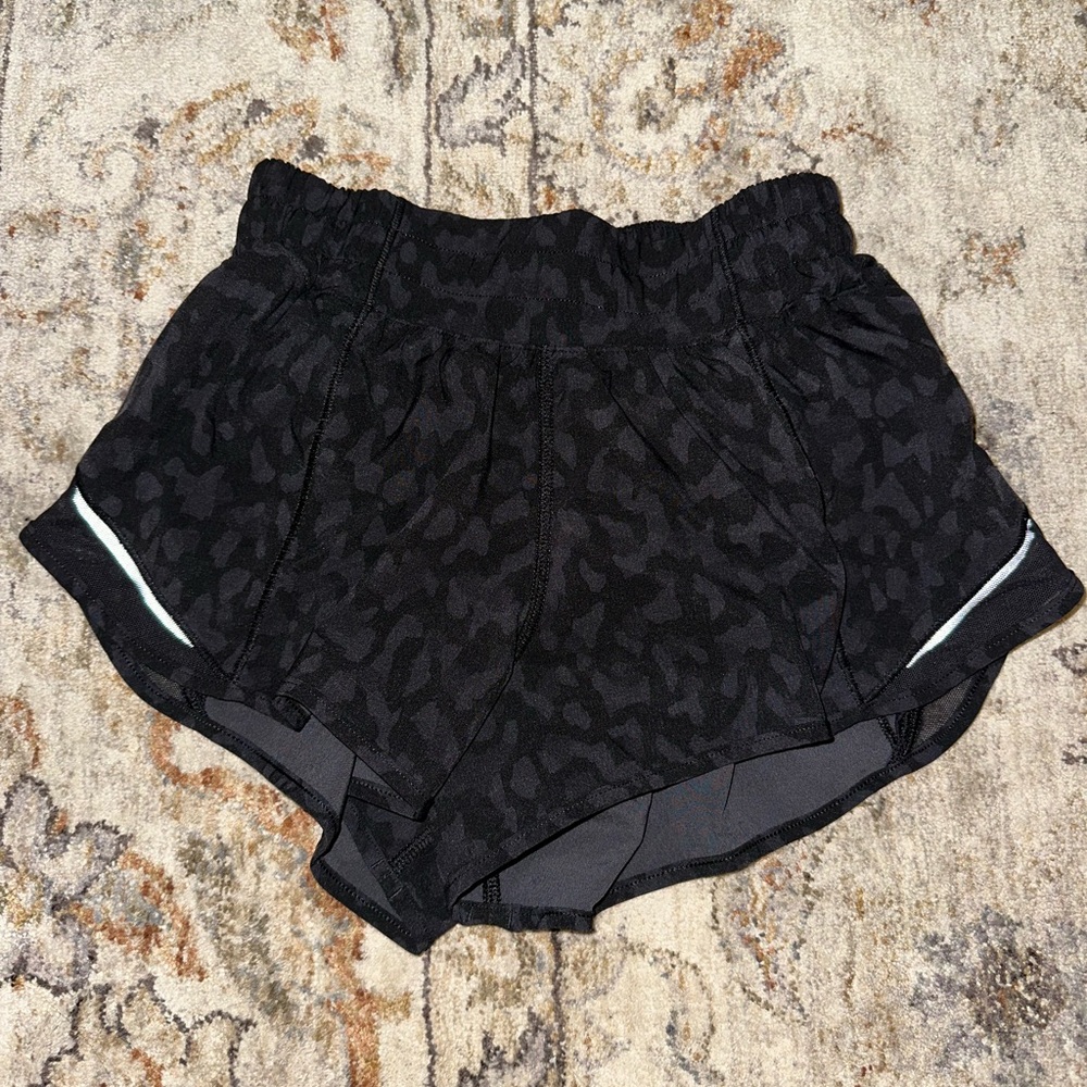 lulu shorts 
2.5 length 
size 2
